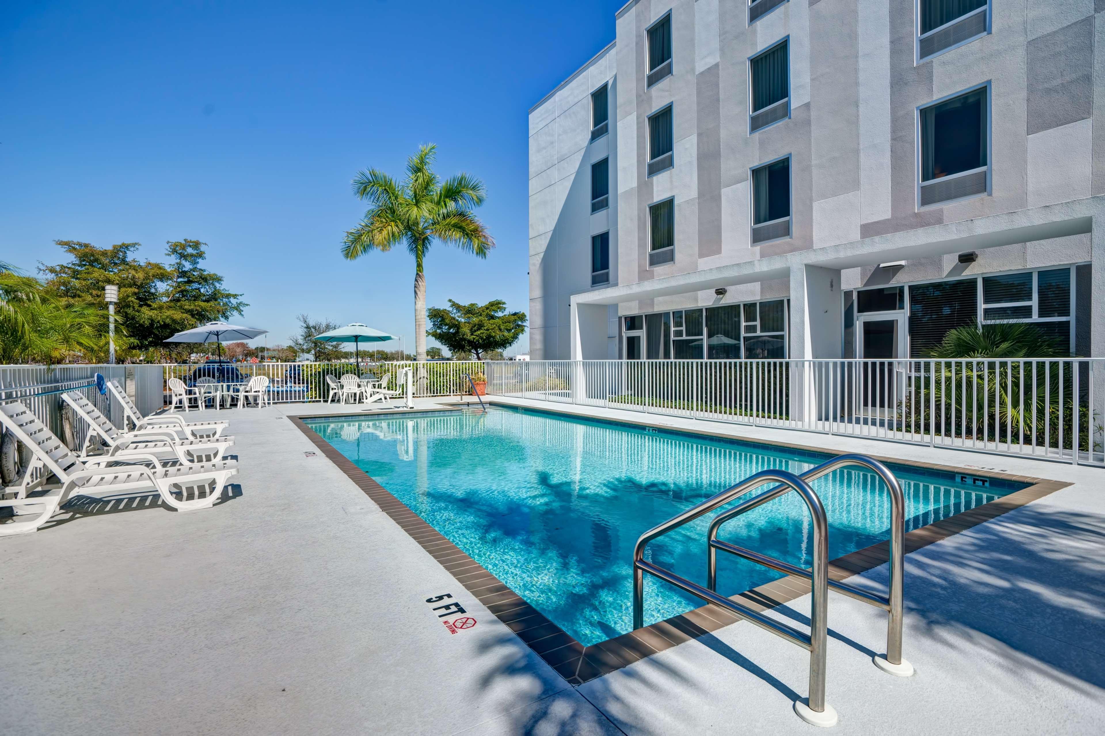 Hampton Inn & Suites Sarasota / Bradenton - Airport Exteriör bild