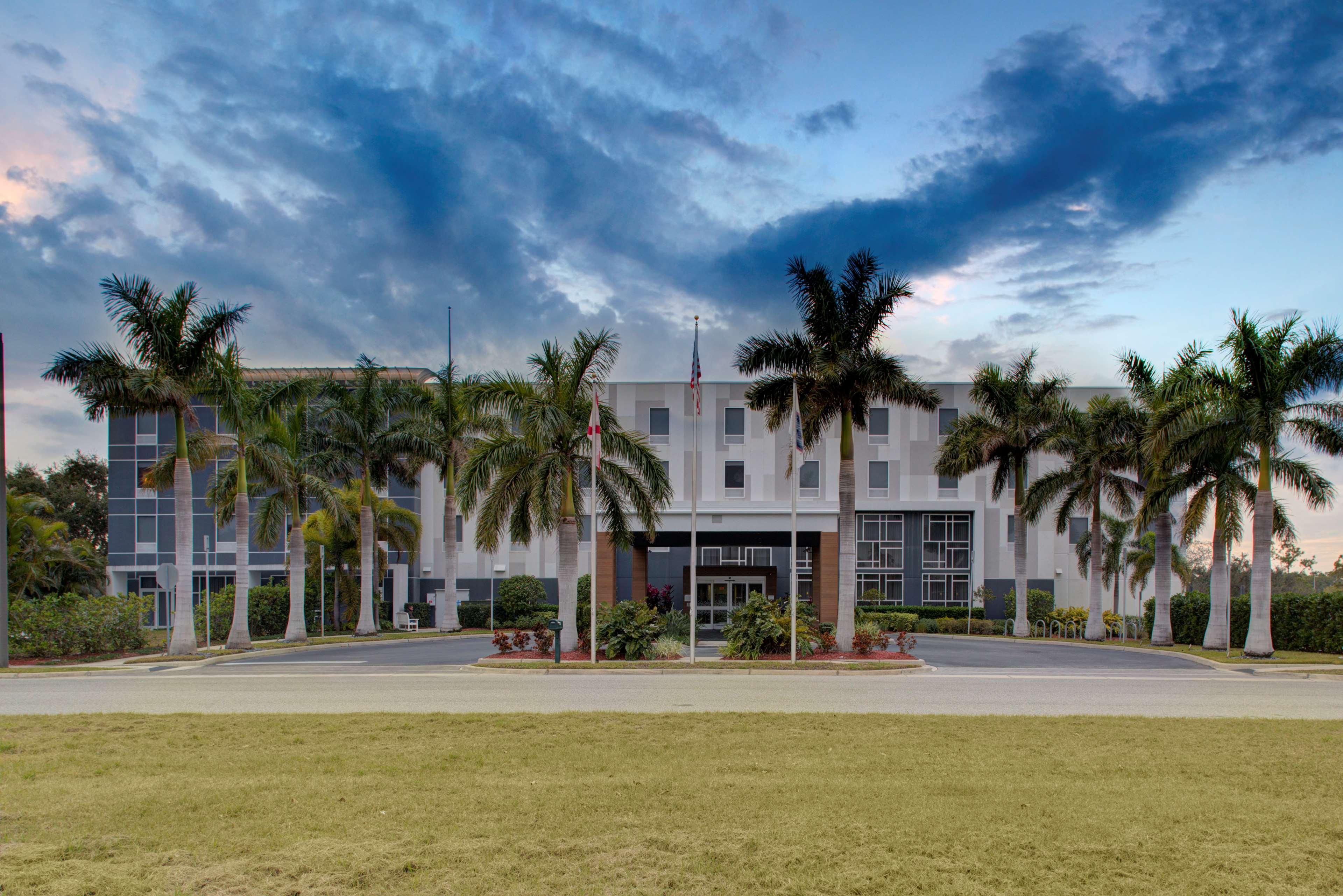 Hampton Inn & Suites Sarasota / Bradenton - Airport Exteriör bild